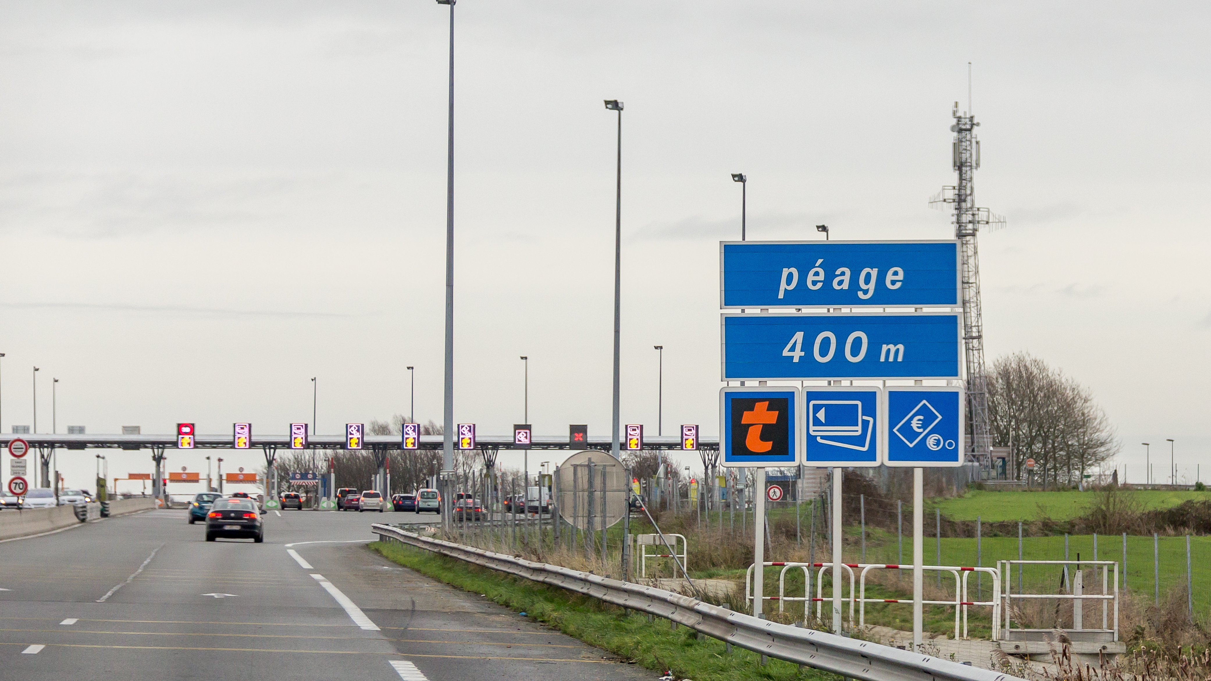 peage.jpg?resize=412,232 - Les véhicules de pompiers vont maintenant bénéficier des autoroutes gratuitement