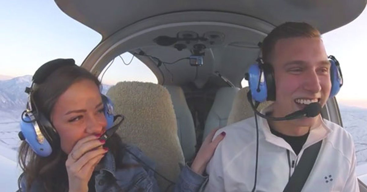 pilot proses gf.jpg?resize=1200,630 - Pilot Proposed His Girlfriend At 8,500ft While Flying Across Northern Utah