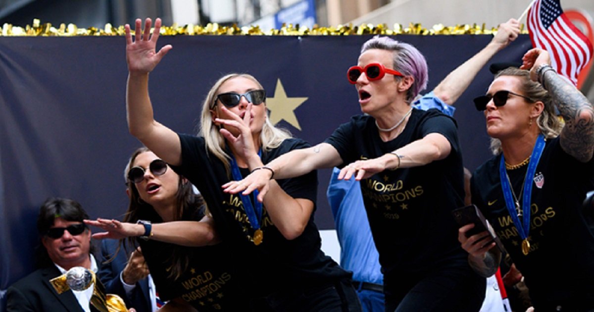 r3 1.jpg?resize=412,275 - Megan Rapinoe Snubbed White House Following World Cup Win Chanting "Love More, Hate Less"