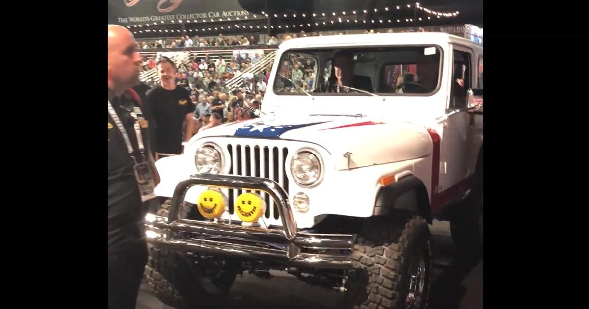 Image result for Gary Sinise Donates Jeep To Raise .3 Million For Vets