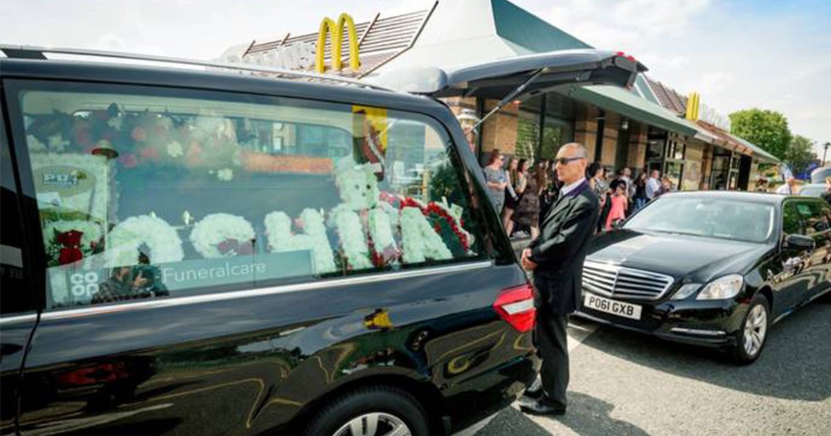 a teenager who loved mcdonalds had his funeral procession passing through local drive thru.jpg?resize=1200,630 - A Teenager Who Loved McDonald's Had His Funeral Procession At A Local Drive-Thru