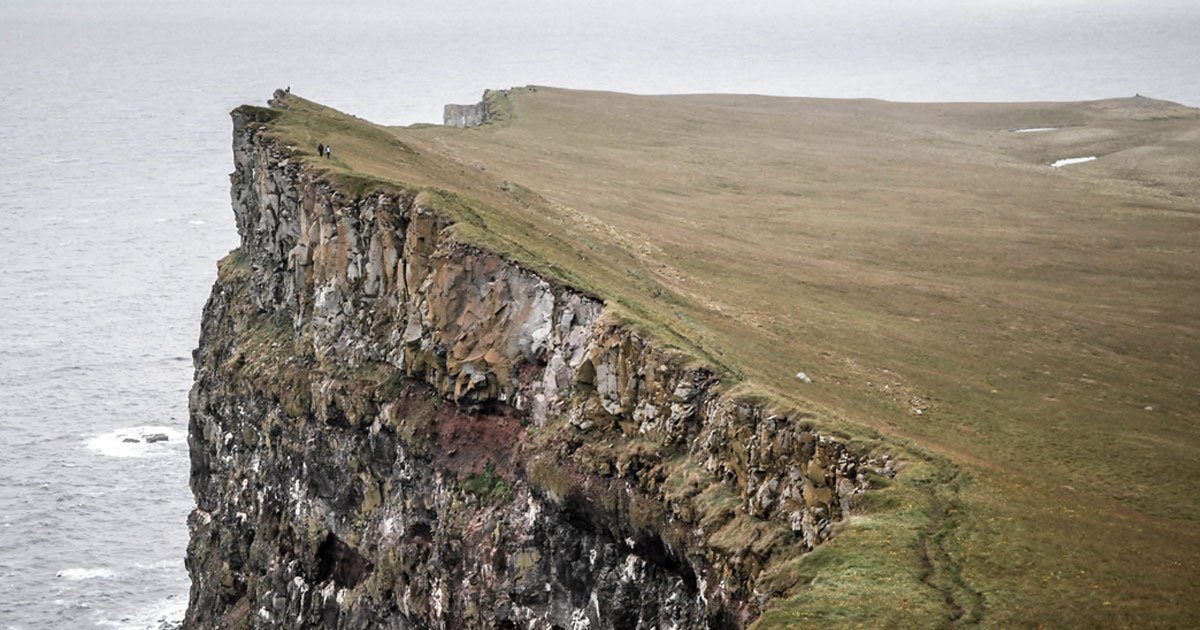 a woman fell from cliff in the search of toilet.jpg?resize=412,275 - A Woman Passed After Falling From A Cliff While Searching For The Restroom At Night
