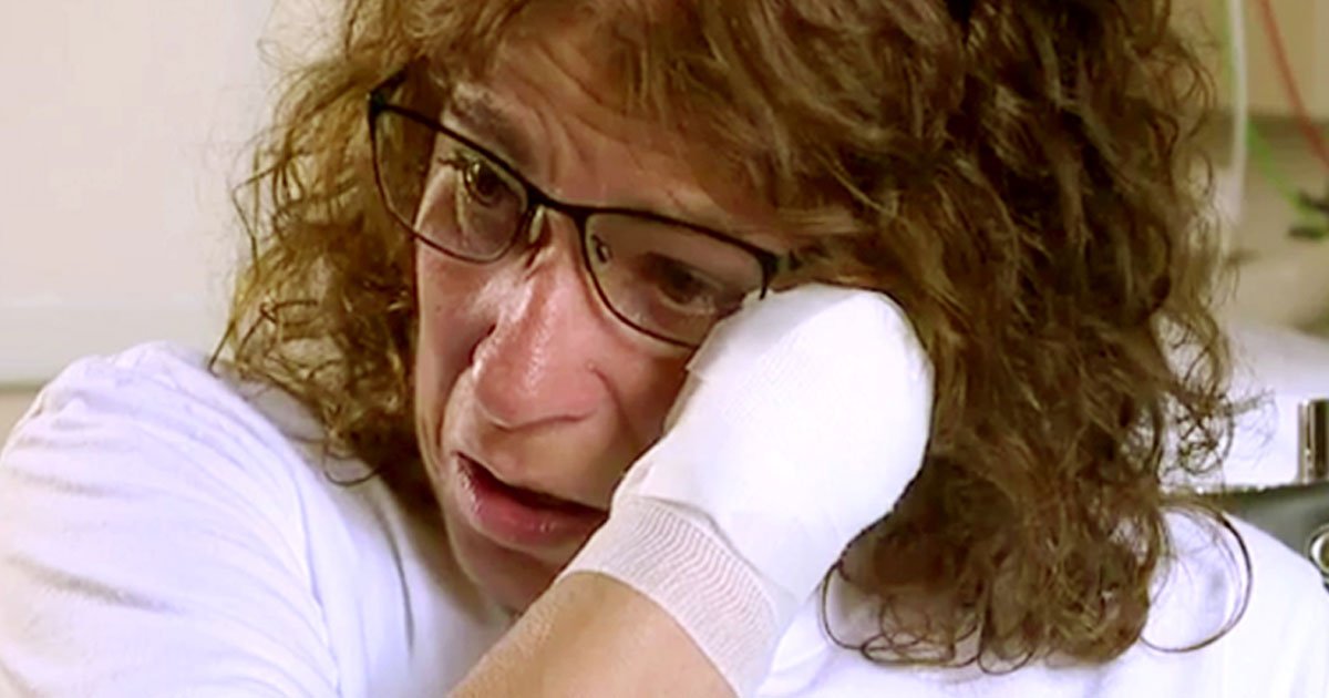 a womans legs and arms were amputated after catching infection from dog saliva.jpg?resize=412,275 - A Woman Had Her Legs And Arms Partially Amputated After Catching Infection From A Dog's Saliva