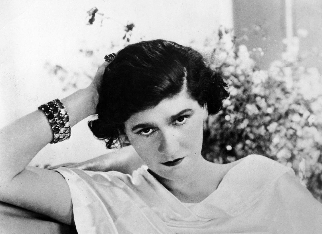 coco.jpg?resize=412,275 - Portrait de Coco Chanel qui aurait fêté ses 136 ans cette année