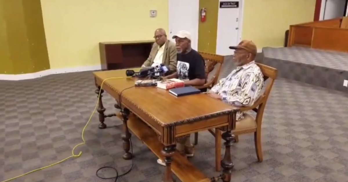 d 5 10.png?resize=412,275 - Danny Glover Put Forth A Decision About The Mural At His Former High School