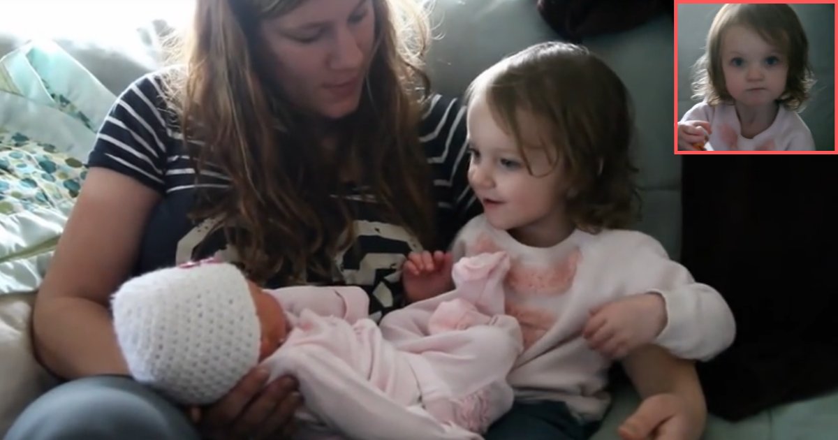 d2 6.png?resize=412,232 - Adorable Moment When A 2-Year-Old Girl Meets Her Baby Sister