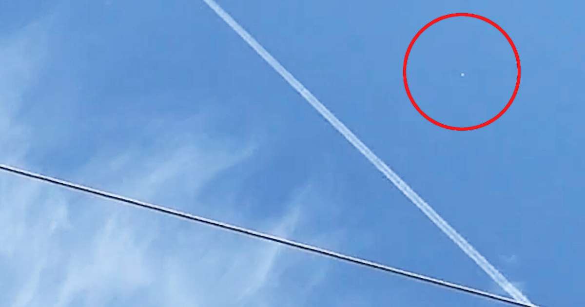 d3.jpeg?resize=412,275 - A Mysterious Thing Spotted Hovering Over West Hollywood's Sky