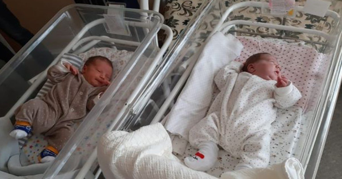 featured image 34.jpg?resize=412,275 - Mom Defied The Odds By Giving Birth To Her Second Twin 11 WEEKS After The First