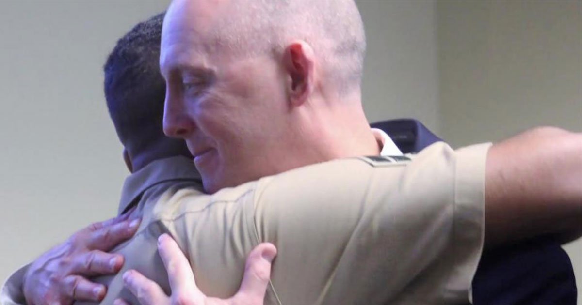 he was happy to see the grown up version of the baby he rescued after being kidnapped.jpg?resize=412,275 - Retiring FBI Agent Reunited With The Man He Rescued As A Baby 22 Years Ago