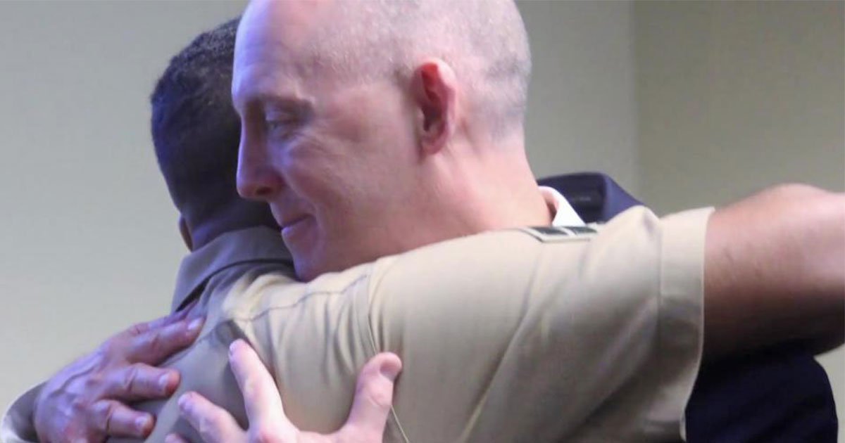 he was happy to see the grown up version of the baby he rescued after being kidnapped.jpg?resize=412,232 - Retiring FBI Agent Reunited With The Man He Rescued As A Baby 22 Years Ago