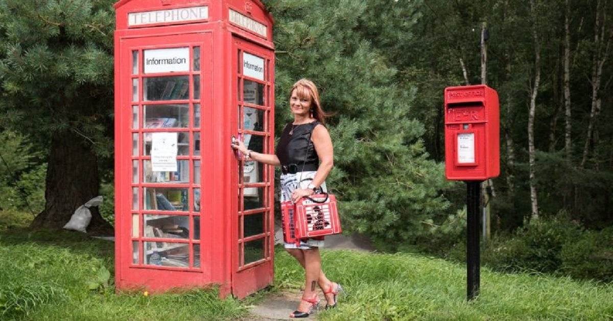 p3 6.jpg?resize=412,232 - A Woman Spent Just Over $3600 For Her Unusual Phone Box Obsession