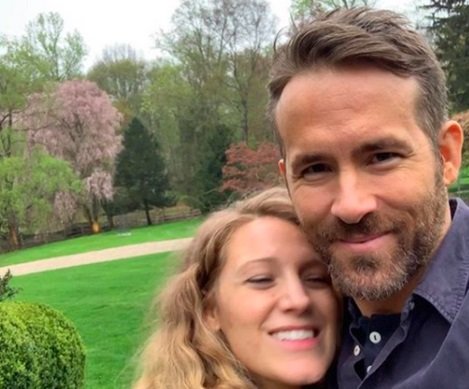 ryan reynolds7.jpg?resize=412,275 - Réseaux Sociaux: L'épouse de Ryan Reynolds, Blake Lively, vient de fêter ses 32 ans