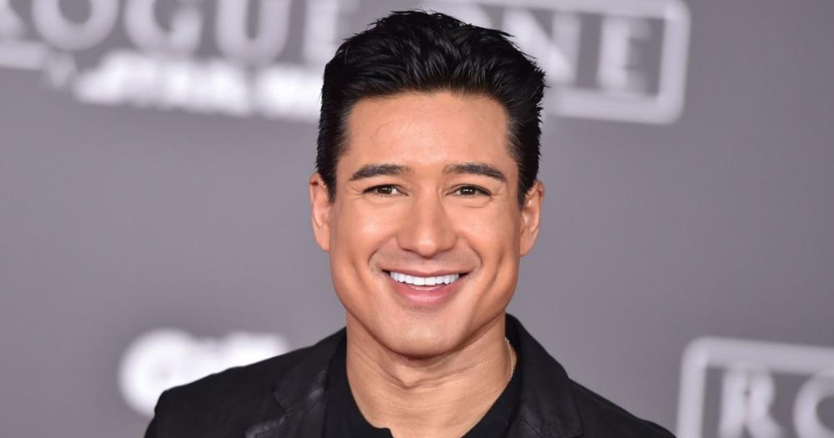 y5 1.png?resize=412,275 - Mario Lopez la nouvelle cible des réseaux sociaux