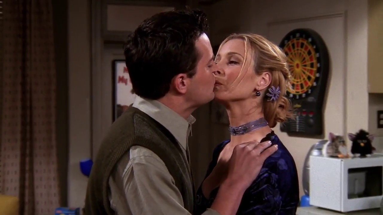 Resultado de imagen de Phoebe seduce a Chandler
