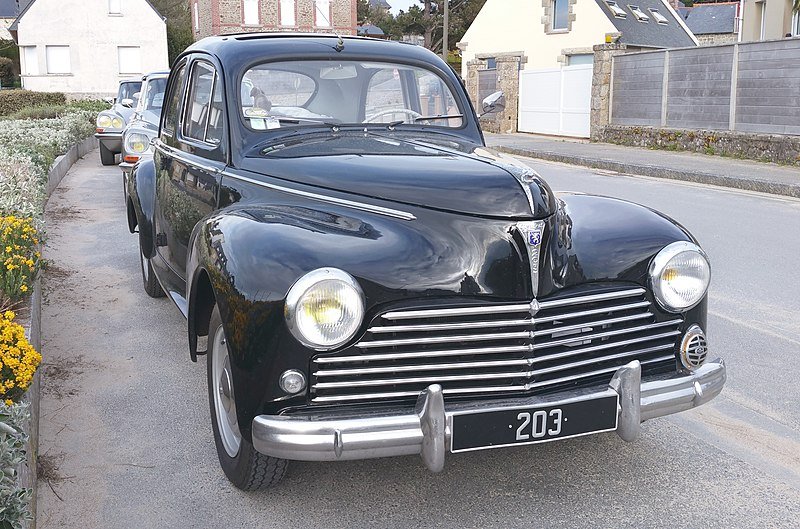 203.jpg?resize=412,275 - Yvonne, une dame 94 ans, a la même voiture depuis 1954 et elle fonctionne toujours