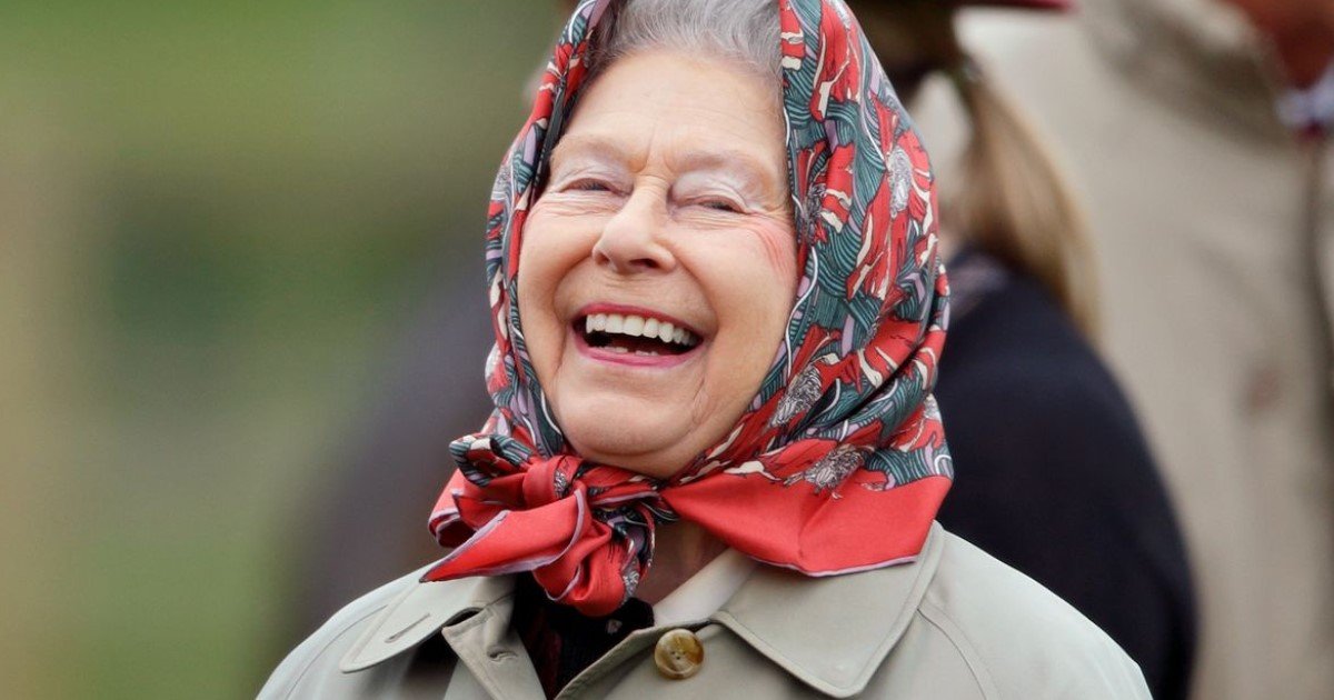 a 5.jpg?resize=1200,630 - La reine d'Angleterre dupe un groupe de touristes américains qui ne l'ont pas reconnue