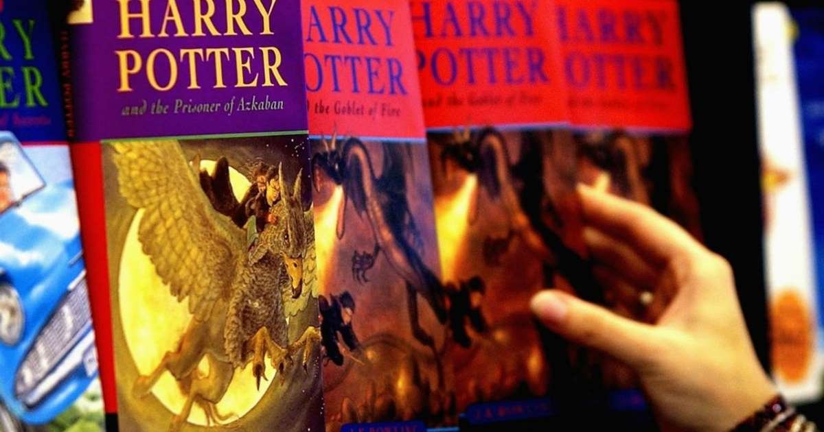 aa 8.jpg?resize=412,275 - A School Removed Harry Potter Books From The Library After Consulting Exorcists