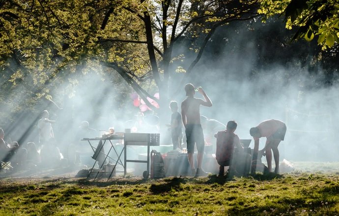 barbecue geant.jpg?resize=412,275 - Australie: Un barbecue géant va être organisé devant la maison de la végane qui avait porté plainte pour "nuisance olfactive"