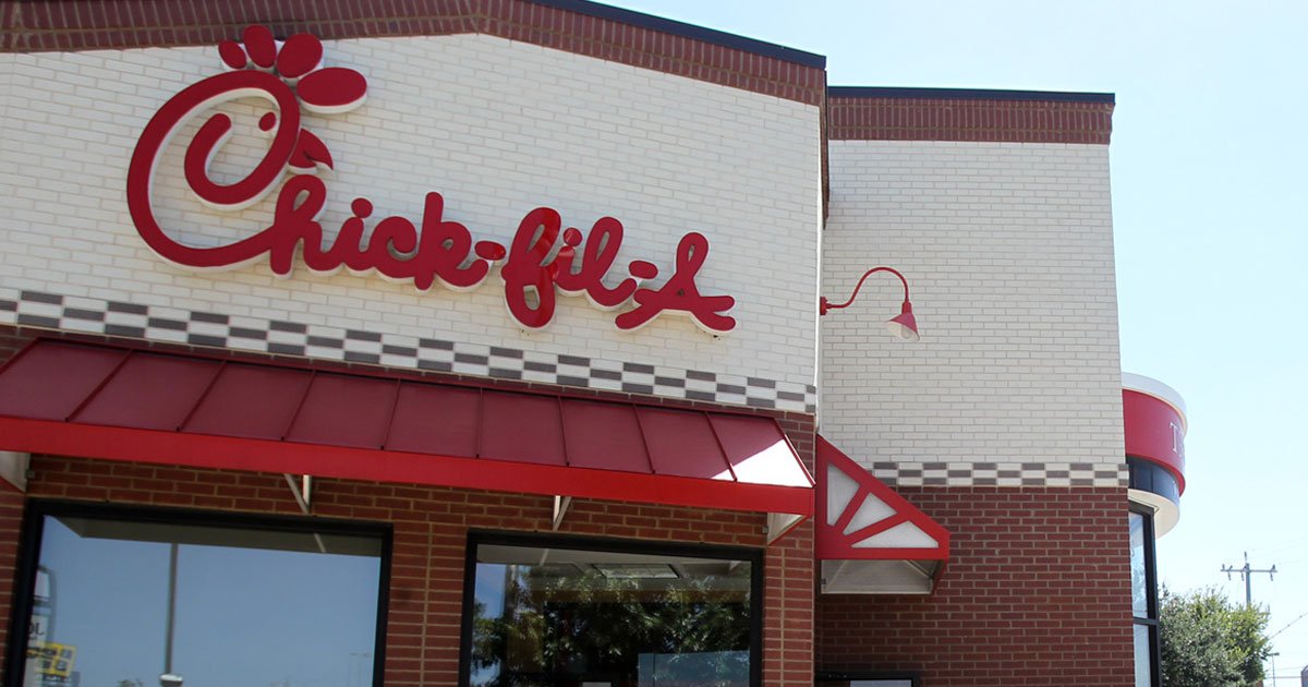 chick fil a supporters filed lawsuit against san antonio for airport ban.jpg?resize=1200,630 - Supporters Filed A Lawsuit Against City Of San Antonio For Banning Chick-Fil-A From The Local Airport