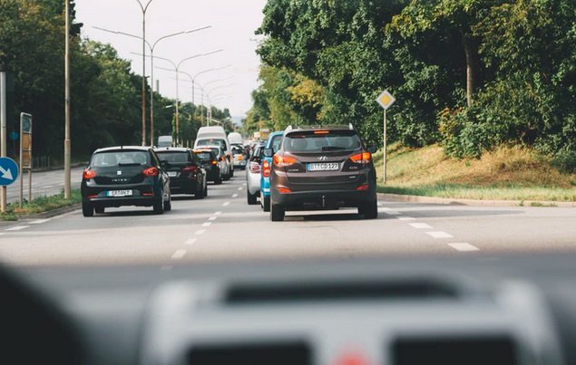 course poursuite.jpg?resize=412,275 - Violences conjugales: Un homme croise son ex-compagne en voiture, entame une course poursuite et la blesse violemment