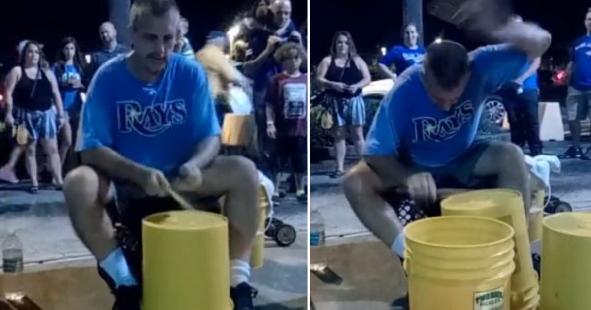 d2 7.png?resize=412,275 - Amazing Performance by Street Musician Has Everyone Astounded