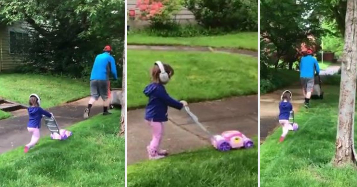 d3 4.png?resize=412,232 - Une petite fille a décidé de rejoindre son papa pour tondre la pelouse avec sa propre tondeuse