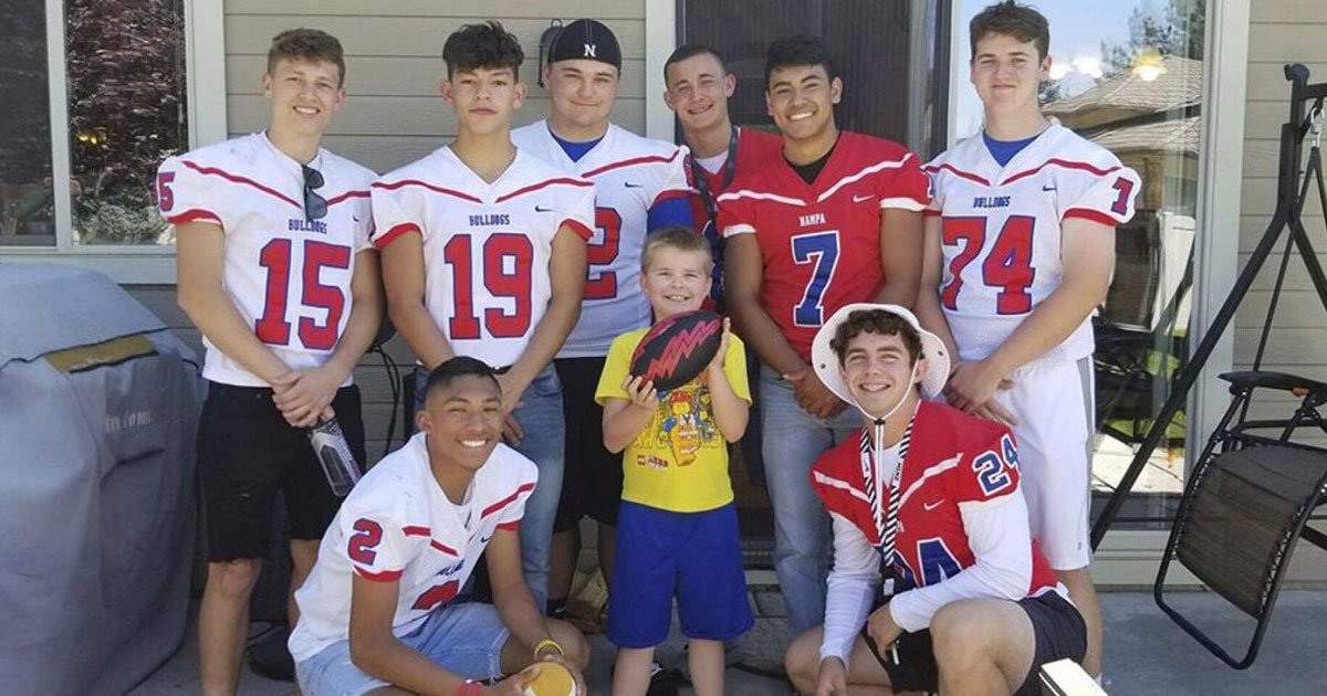 football team autistic boy birthday.jpg?resize=412,275 - Football Team Showed Up At Autistic Boy’s Birthday Party After Only 1 Person RSVP'd The Party
