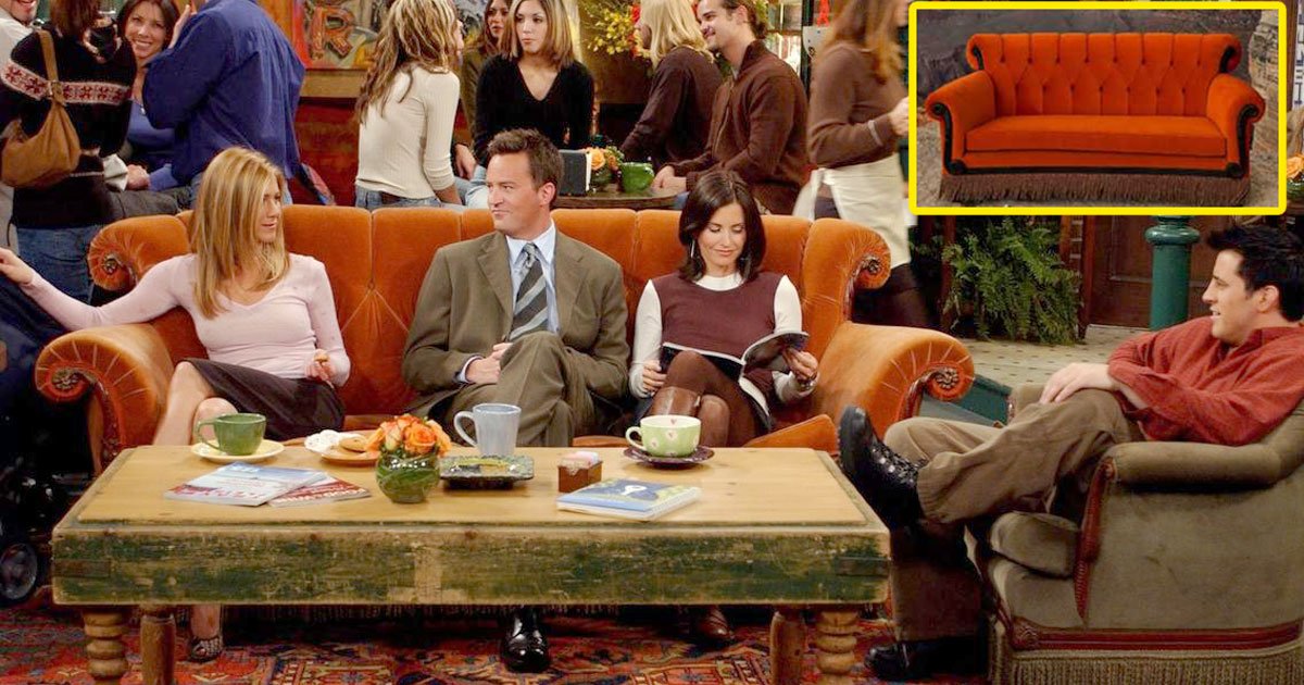 friends famous central perk sofa will appear at famous landmarks.jpg?fit=1024%2C538&ssl=1&strip=all - Friends' Famous Orange Sofa Will Go On Tour To Popular Landmarks Around The World