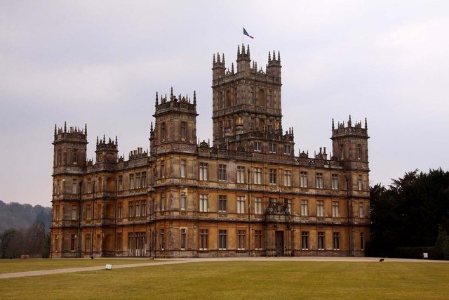 geograph.jpg?resize=1200,630 - Pour une nuit, le château de Downton Abbey sera sur Airbnb