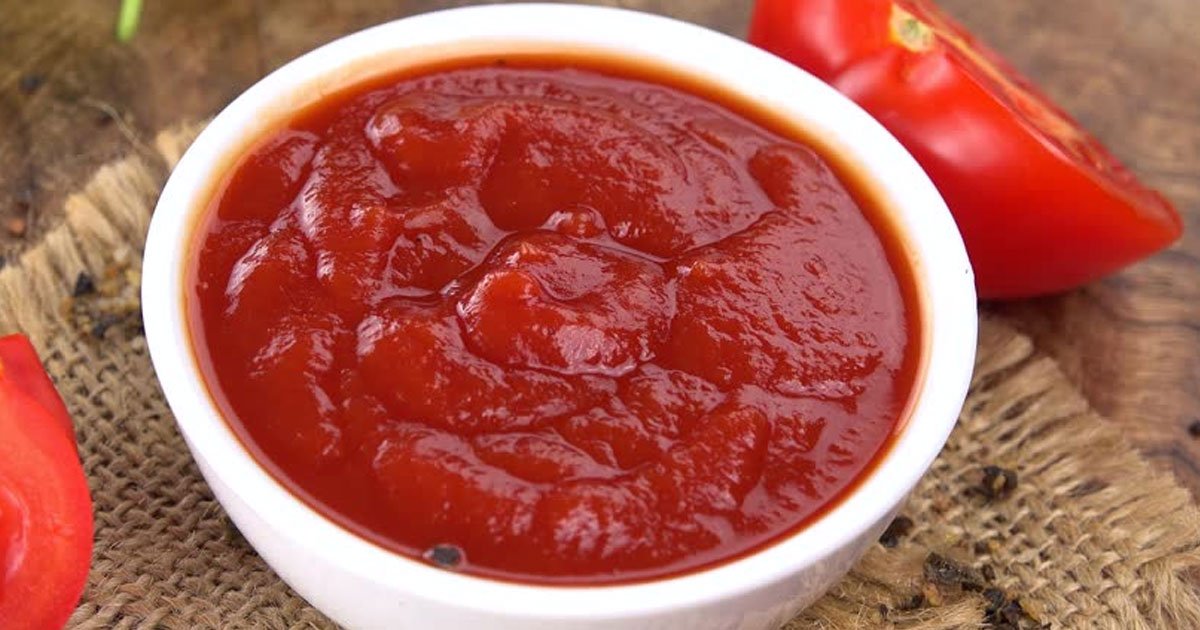 health professionals warn to not eat ketchup too much as it might harm your body.jpg?resize=1200,630 - Manger du ketchup pourrait causer plus de mal que de bien à votre corps, ont mis en garde des professionnels de la santé