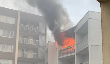 incendie.jpg?resize=412,275 - Paris: dans le 19e arrondissement, une maison de retraite a brûlé faisant des blessés