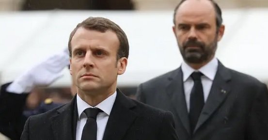 macron philippe.jpg?resize=412,275 - Le gouvernement renonce à la suppression de l'exonération fiscale accordée aux séniors