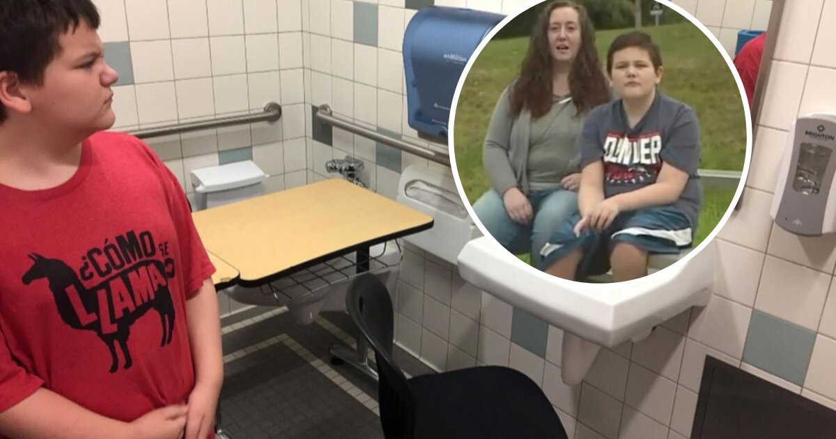 untitled design 15 1.png?resize=412,232 - Un garçon autiste a été humilié après que le personnel de l'école ait placé son bureau dans les toilettes