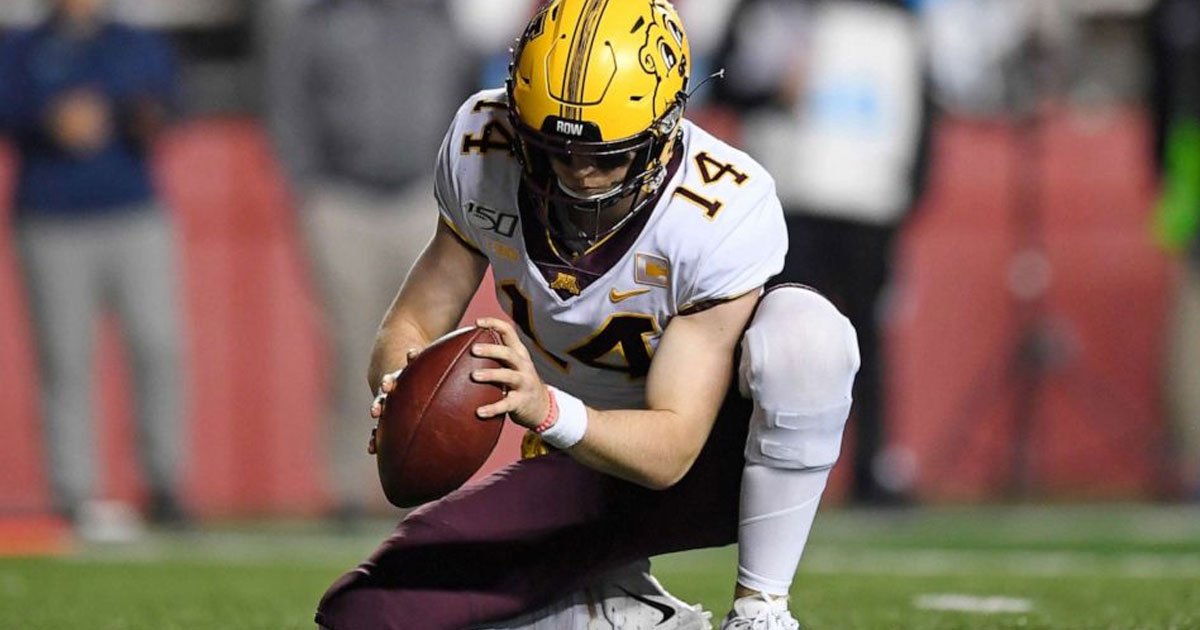 cancer survivor casey obrien made debut for minnesota football and held the ball for an extra point.jpg?resize=412,275 - 4-Time Cancer Survivor Debuted For College Football