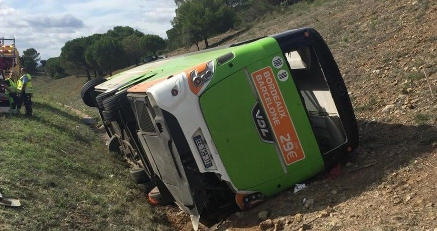 flixbus.jpg?resize=412,232 - L'accident d'un car Flixbus dans le département de l'Aude a tué une personne et fait 17 blessés