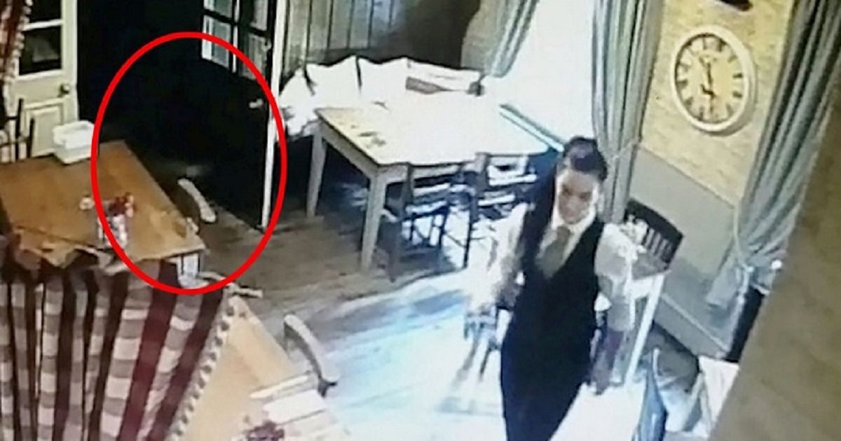 g3 5.jpg?resize=412,232 - "Convincing" CCTV Footage Appeared To Show A Child-Like Ghost Following A Waitress Around The Pub