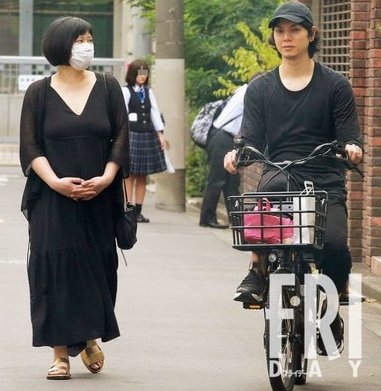 第2子妊娠中の絢香が臨月 お腹ふっくらで家族で街を歩いていた Hachibachi 第2子妊娠中の絢香が臨月 お腹ふっくらで家族で街を歩いていた Hachibachi