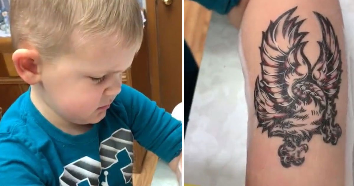 kids reaction tattoo.jpg?resize=1200,630 - La réaction hilarante d'un enfant qui s'est fait tatouer