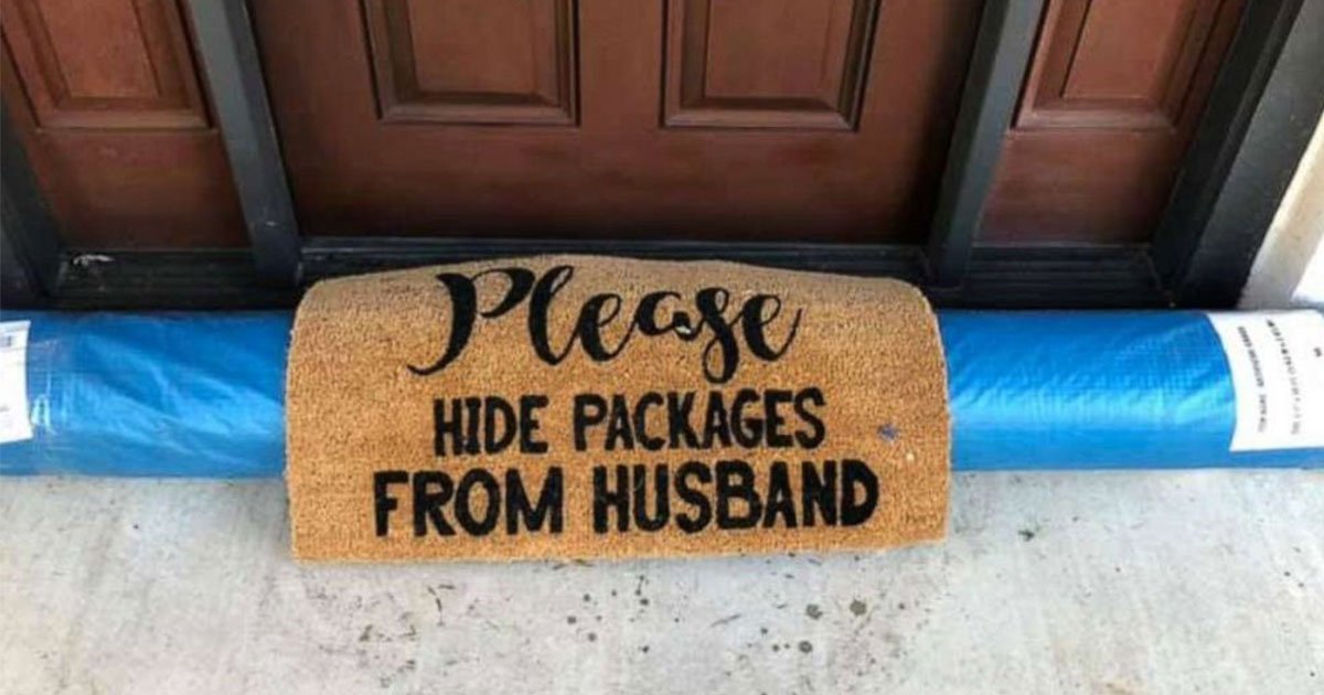 postal worker helped woman hide her amazon package from husband and it left people in splits.jpg?resize=412,232 - Postal Worker Tried His Best To Help A Woman Hide The Amazon Package From Her Husband