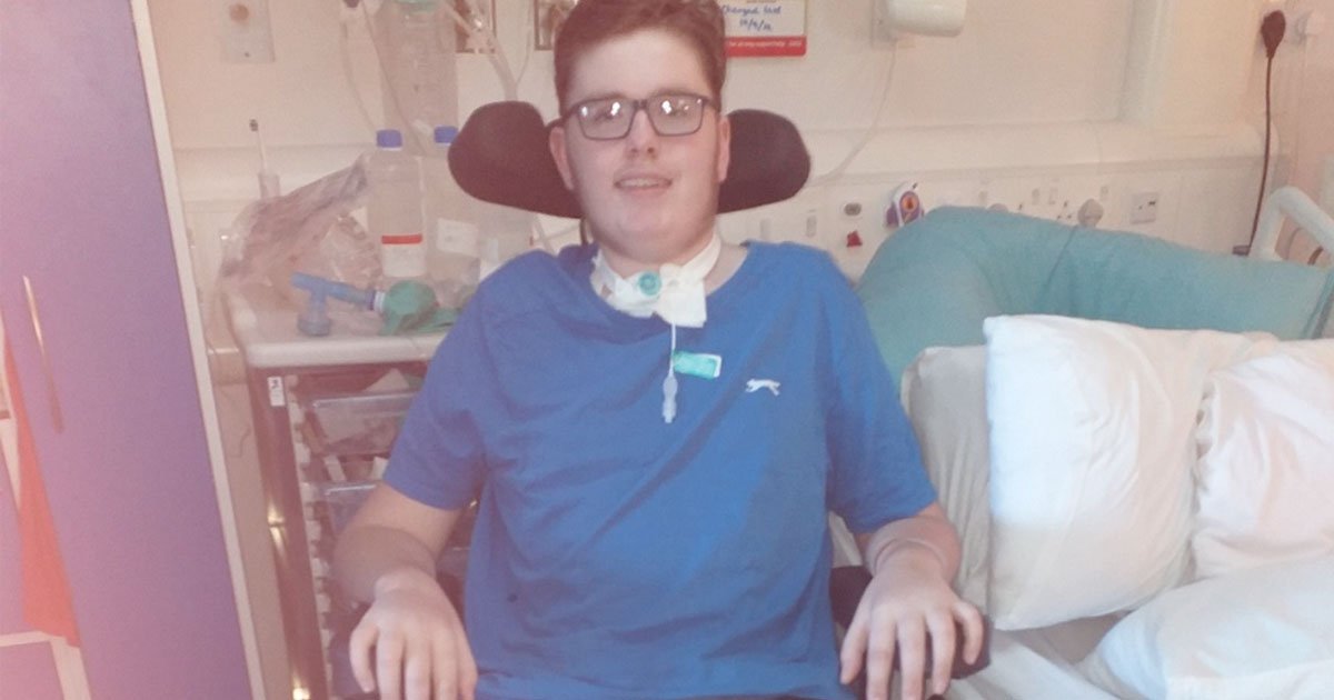 teen paralysed from the neck down after falling from the sofa.jpg?fit=1024%2C538&ssl=1&strip=all - Teen Paralyzed From The Neck Down After An Unfortunate Accident While Playing With His Dogs