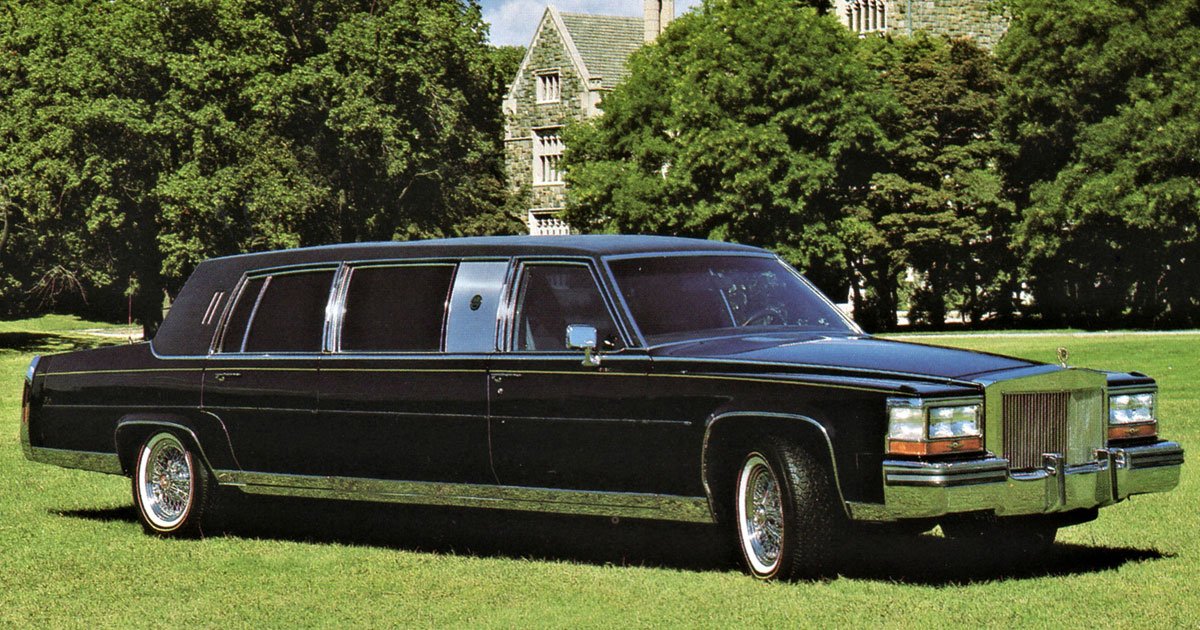 trump luxurious limo.jpg?resize=412,275 - Voici la limousine la plus luxueuse au monde conçue pour Donald Trump