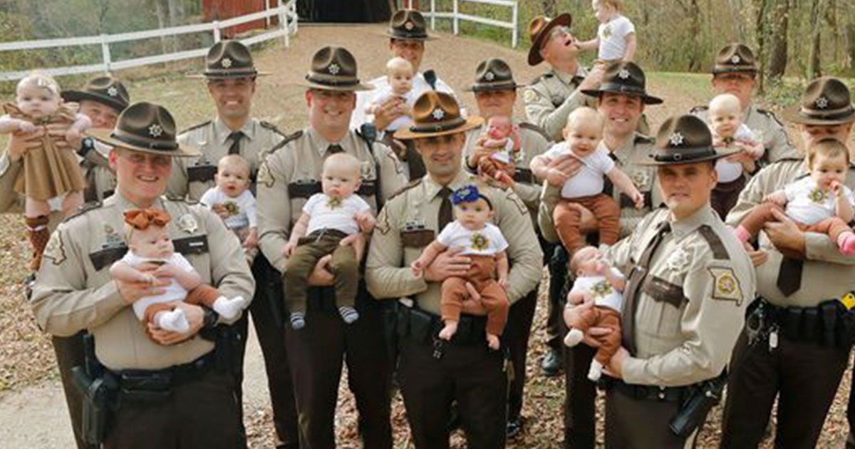 17 babies born to deputy fathers in missouri sheriffs department this year.jpg?resize=1200,630 - A Sheriff's Department Welcomed 17 Babies In A Year