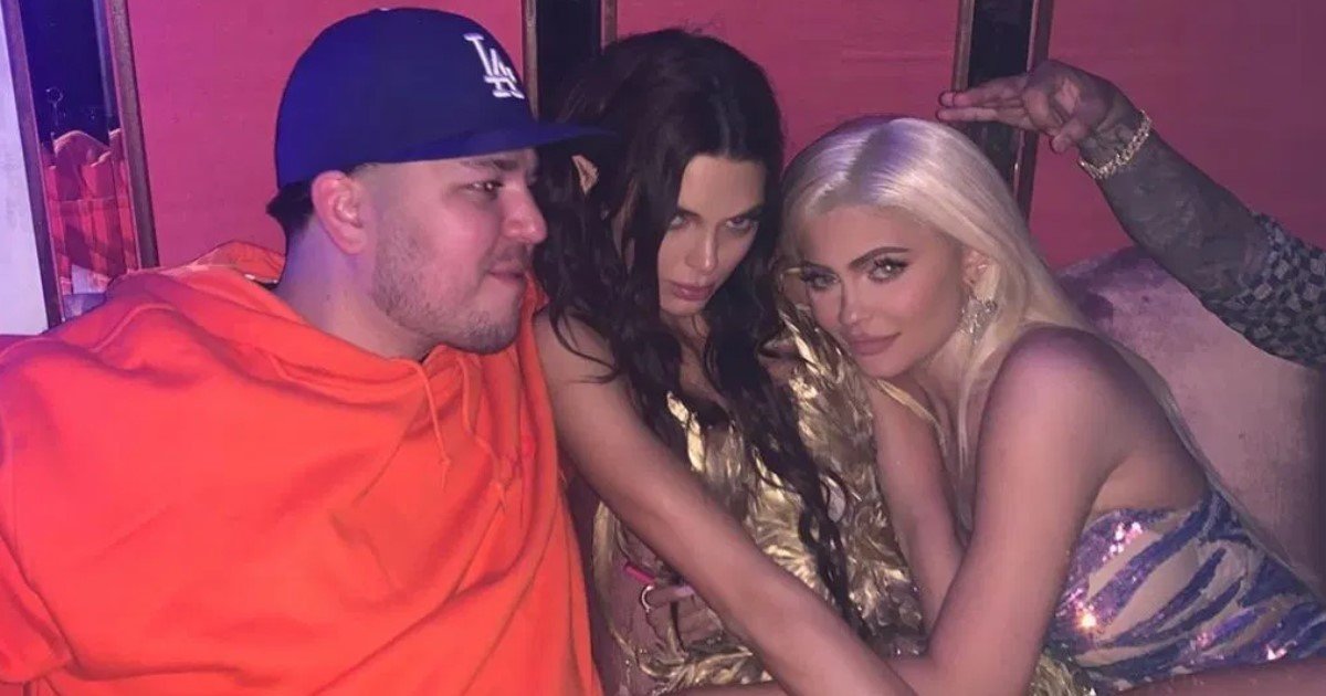 a 27.jpg?resize=1200,630 - Rob Kardashian Attending Kendall Jenner's Birthday Party Was The 'Best Present Ever' For Her