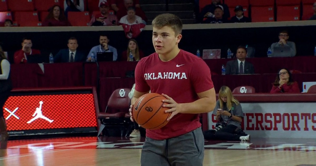 b3 4.jpg?resize=412,275 - Student Won A Year Of Free Tuition For Making An Amazing Half-Court Shot