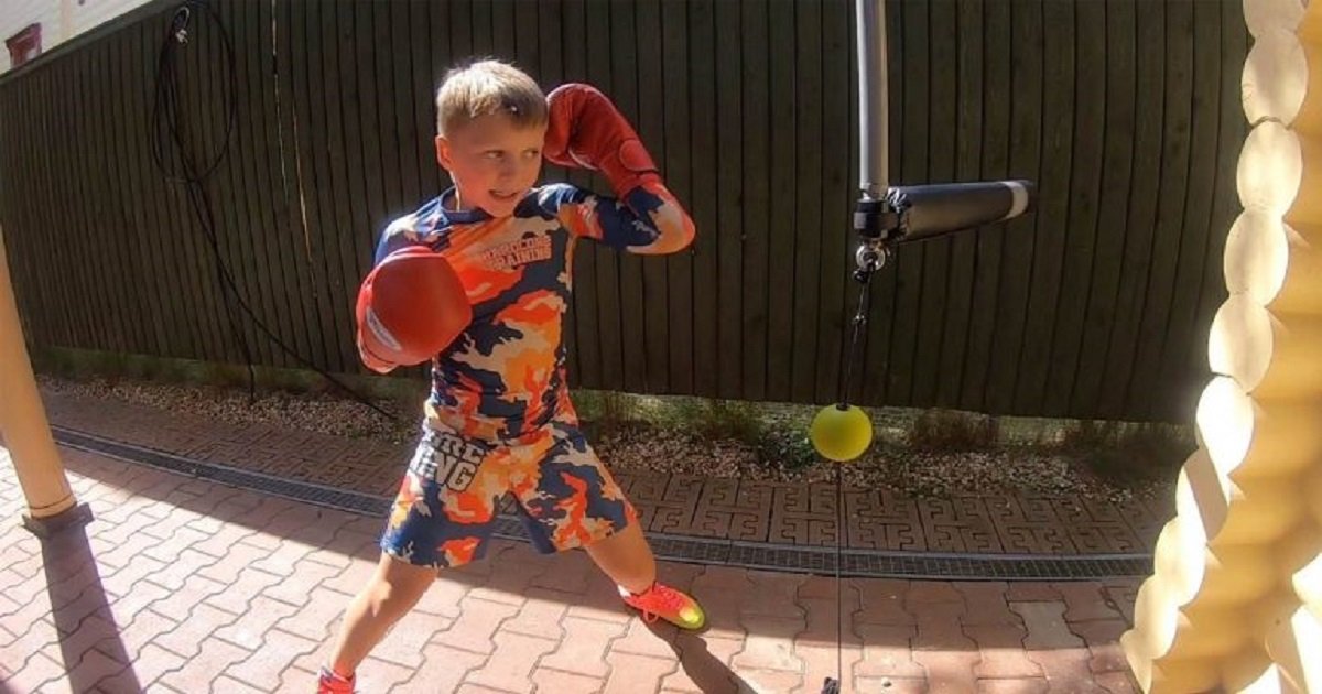 b3.jpg?resize=412,275 - 9-Year-Old's Incredible Hand Speed Makes An Intense Boxing Training Exercise Look Easy