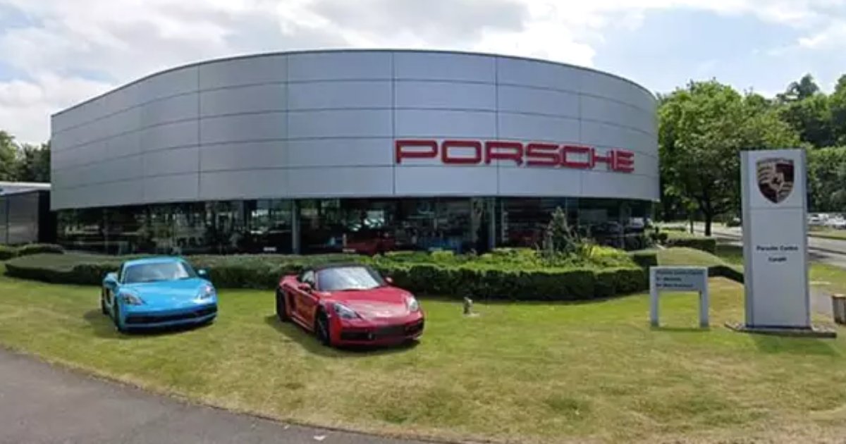 crash6.png?resize=412,275 - Buyer Crashed $250,000 Porsche During Test Drive Only Minutes Away From The Showroom
