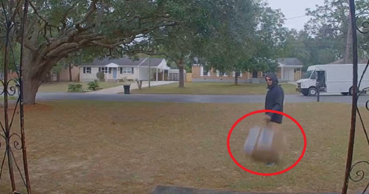 d3 10.jpg?resize=1200,630 - Delivery Man Caught On Camera Carelessly Tossing A Package With $1,500 Lens Inside To Doorstep