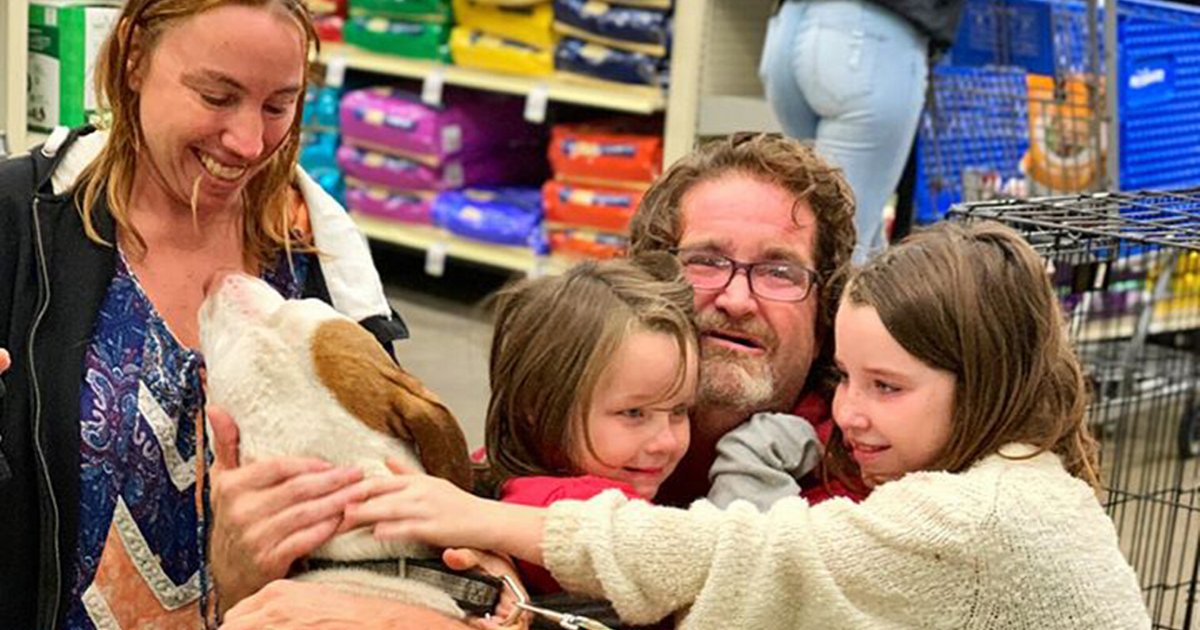 dopey4.png?resize=412,275 - Family Finally Reunited With Missing Dog While Waiting In Line To Adopt A Cat