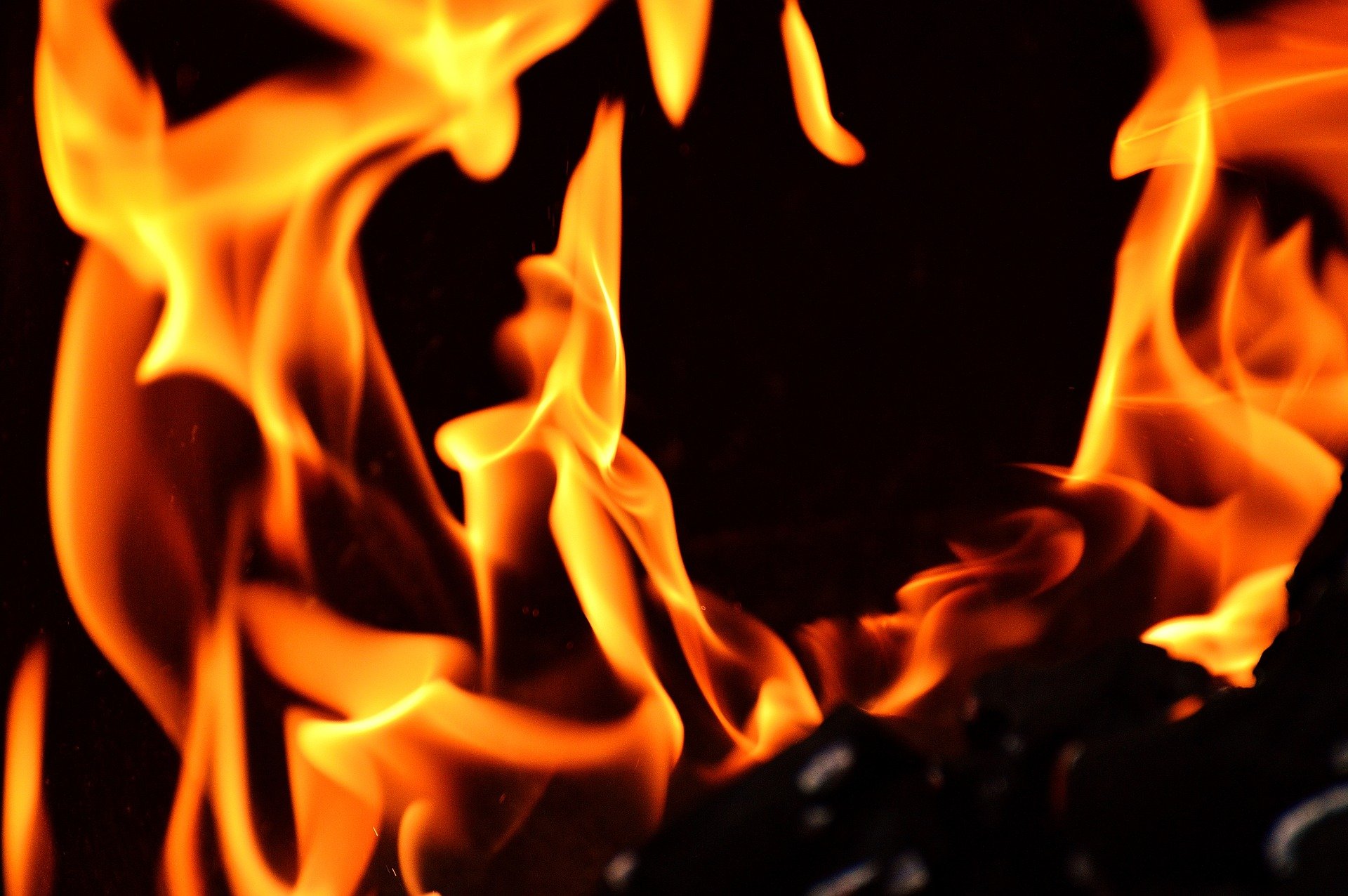 fire 2204171 1920.jpg?resize=412,275 - Seine-Saint-Denis: Une jeune fille a tenté de s'immoler par le feu dans les couloirs de son lycée