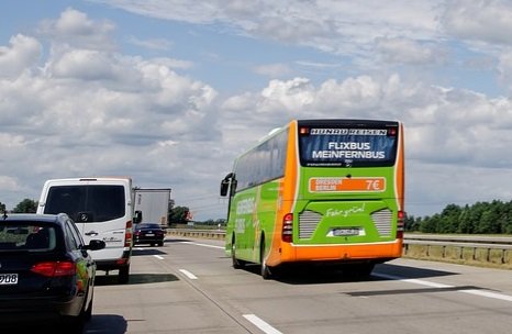 flixbus2.jpg?resize=412,275 - Un autocar Flixbus a pris feu sur le périphérique Parisien